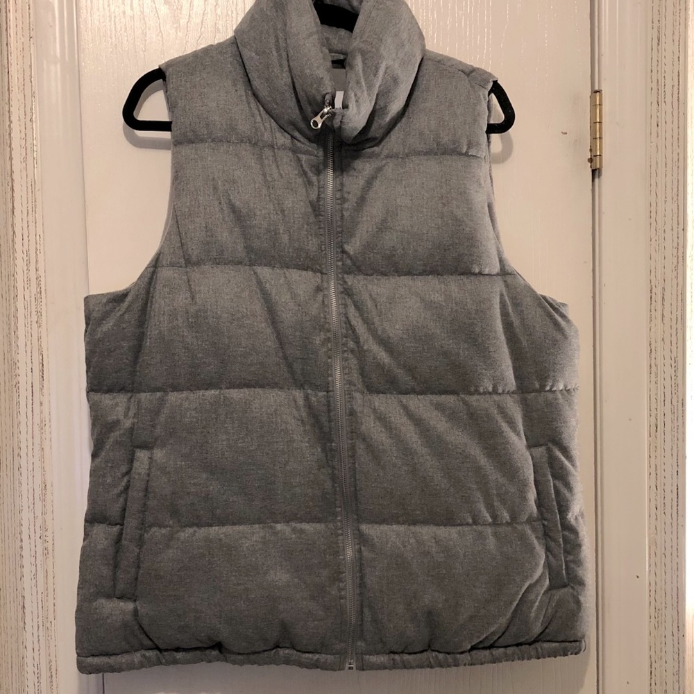 Old Navy Puffer Vest Size: XL
